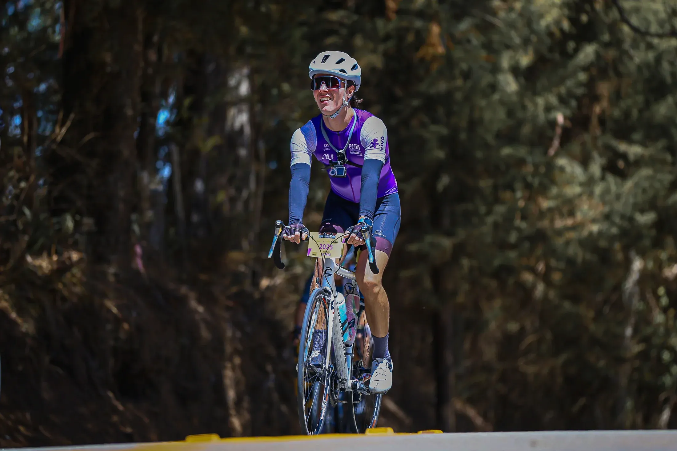 Pedro riding the final climb at L’Étape Campos do Jordão in 2025